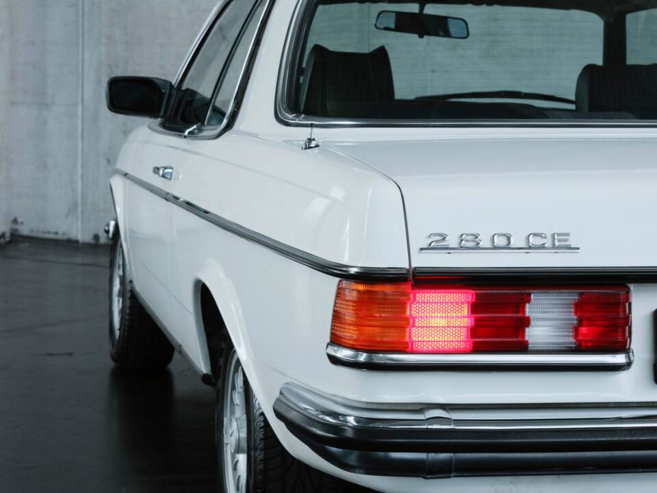 Image 8/36 of Mercedes-Benz 280 CE (1979)