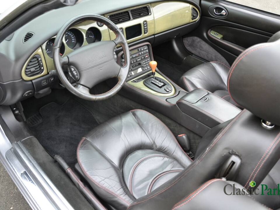 Image 10/50 of Jaguar XKR &quot;Silverstone&quot; (2000)