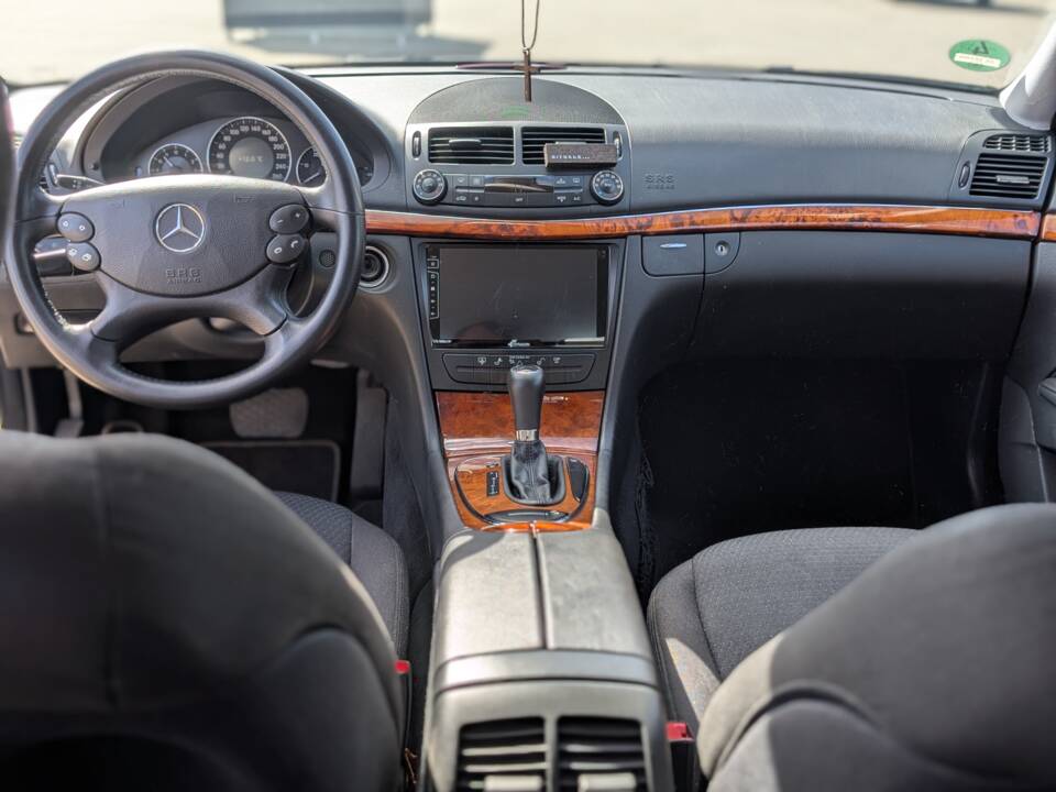 Bild 7/14 von Mercedes-Benz E 220 CDI (2006)