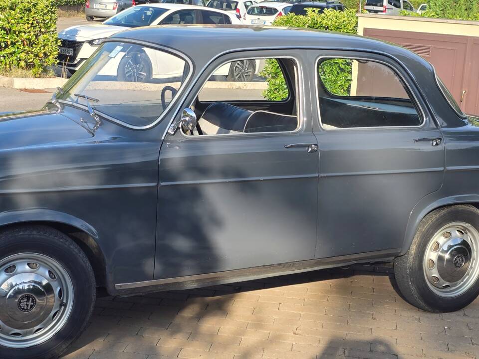 Image 3/56 of Alfa Romeo Giulietta TI (1964)