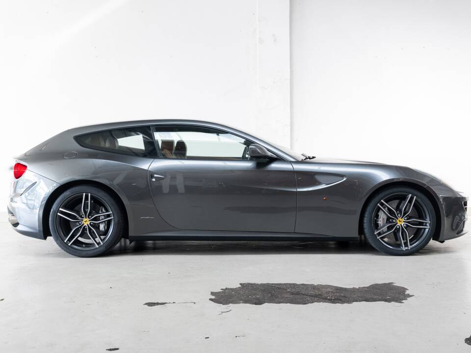Image 4/47 of Ferrari FF (2015)