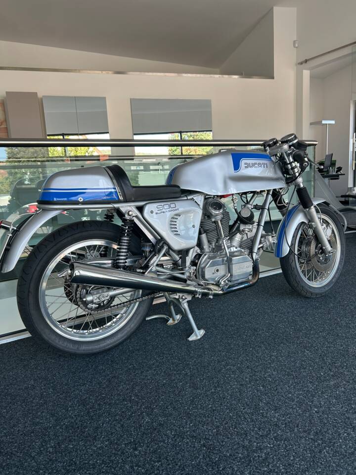 Imagen 2/6 de Ducati DUMMY (1976)