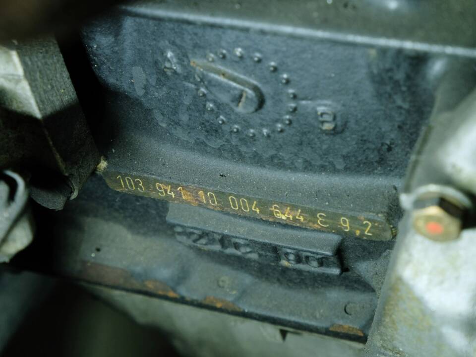 Bild 10/50 von Mercedes-Benz 260 SE (1990)