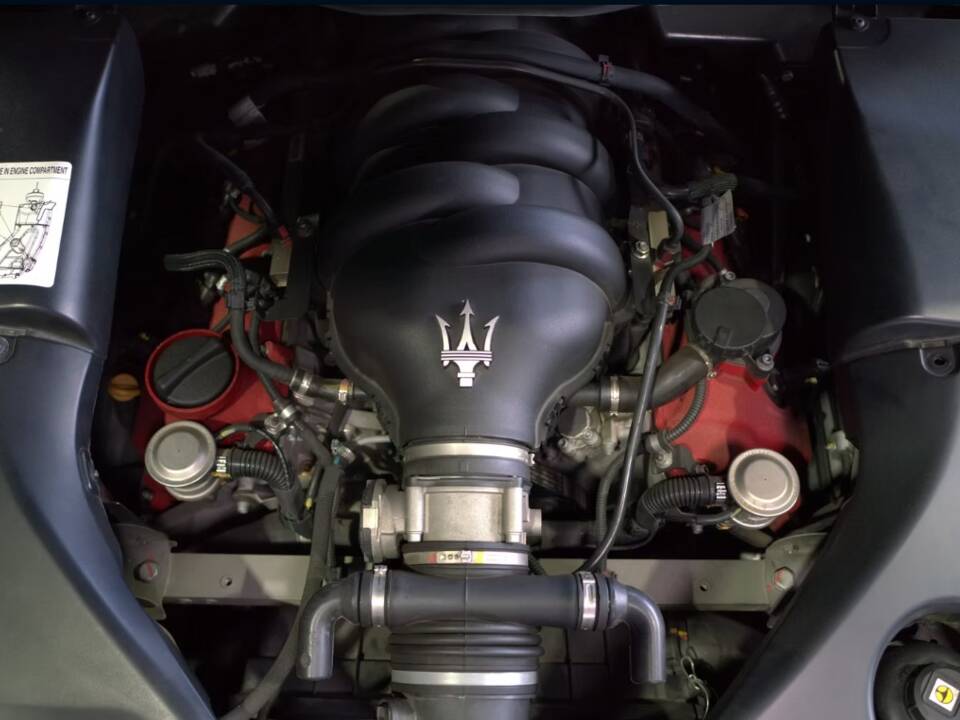 Image 24/34 of Maserati GranTurismo Sport (2014)