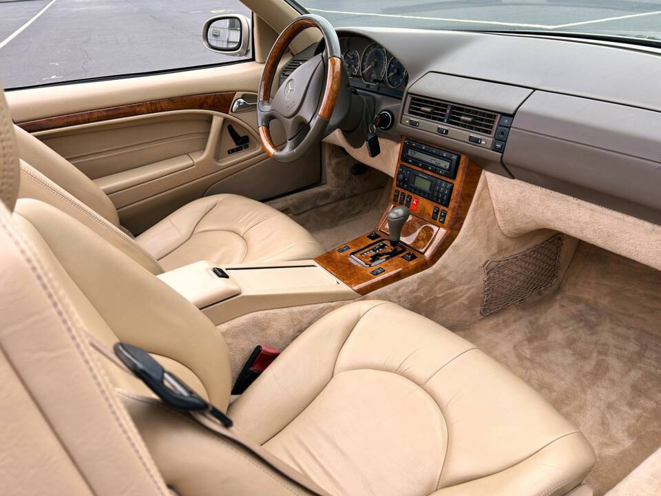 Image 8/25 of Mercedes-Benz SL 500 (1999)