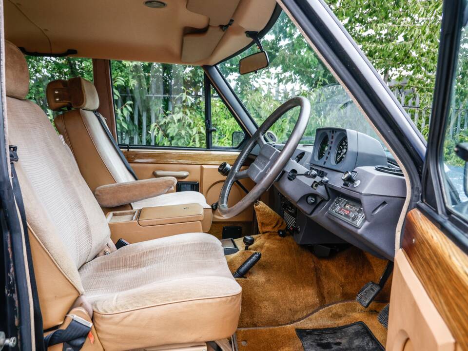 Imagen 25/38 de Land Rover Range Rover Classic (1983)