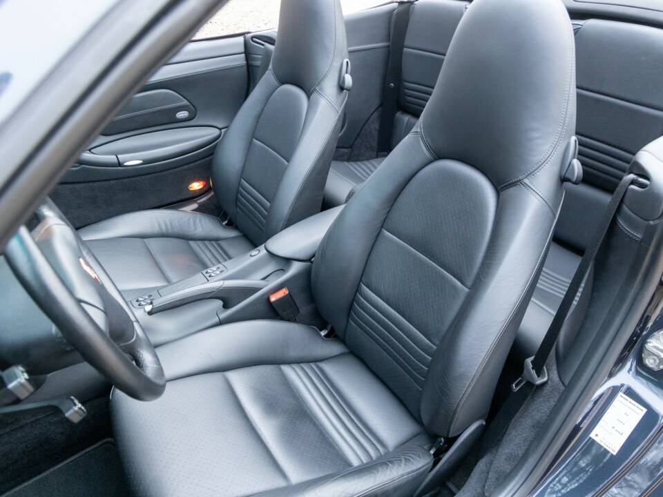 Bild 39/50 von Porsche 911 Carrera 4S (2003)