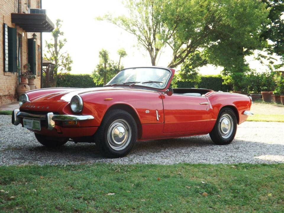 Image 2/50 of Triumph Spitfire Mk III (1968)