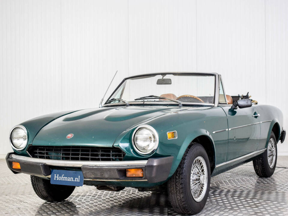 Immagine 16/50 di FIAT 124 Spider CS1 (1977)