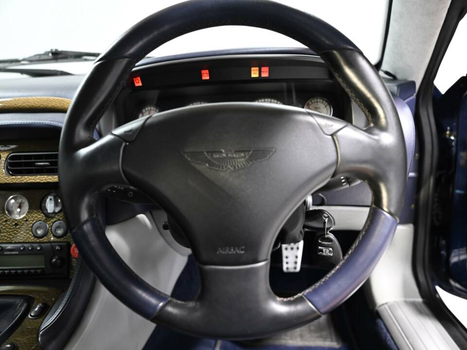 Image 34/50 of Aston Martin DB 7 GT (2004)