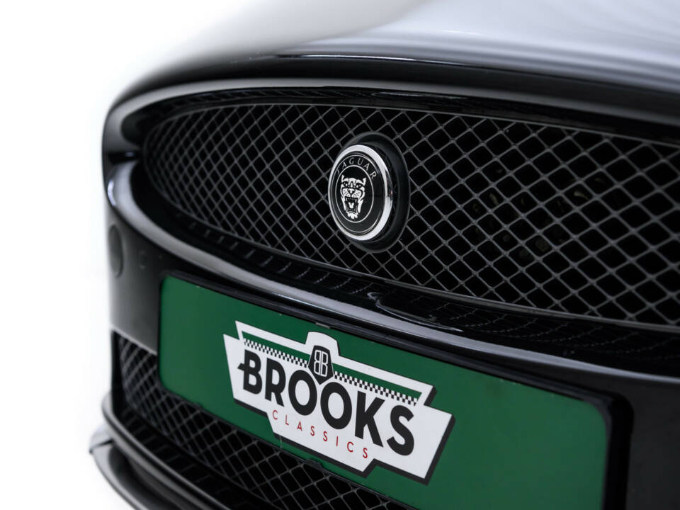 Image 37/37 of Jaguar XKR (2008)