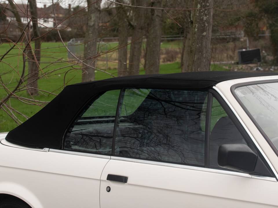 Image 49/50 of BMW 320i (1987)