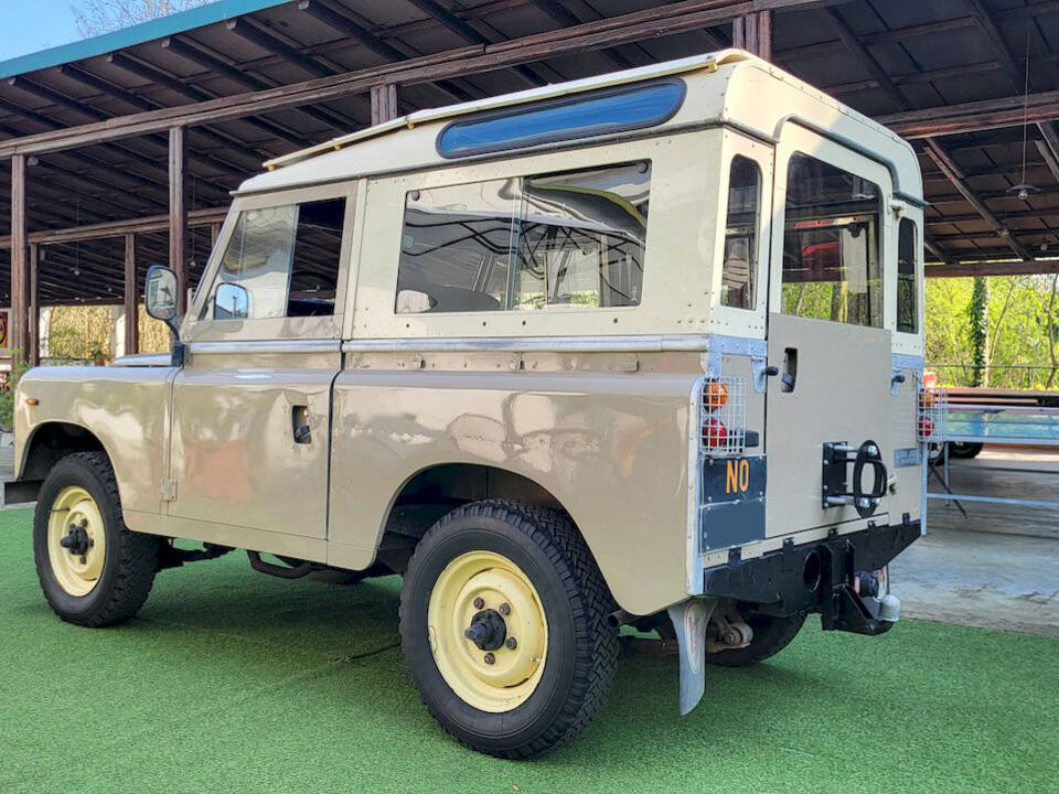 Bild 14/39 von Land Rover 88 (1981)