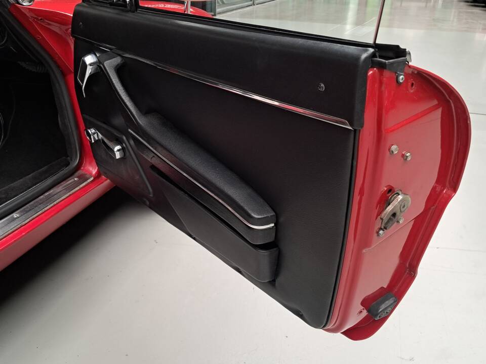 Image 16/38 of Alfa Romeo 2000 Spider Veloce (1978)