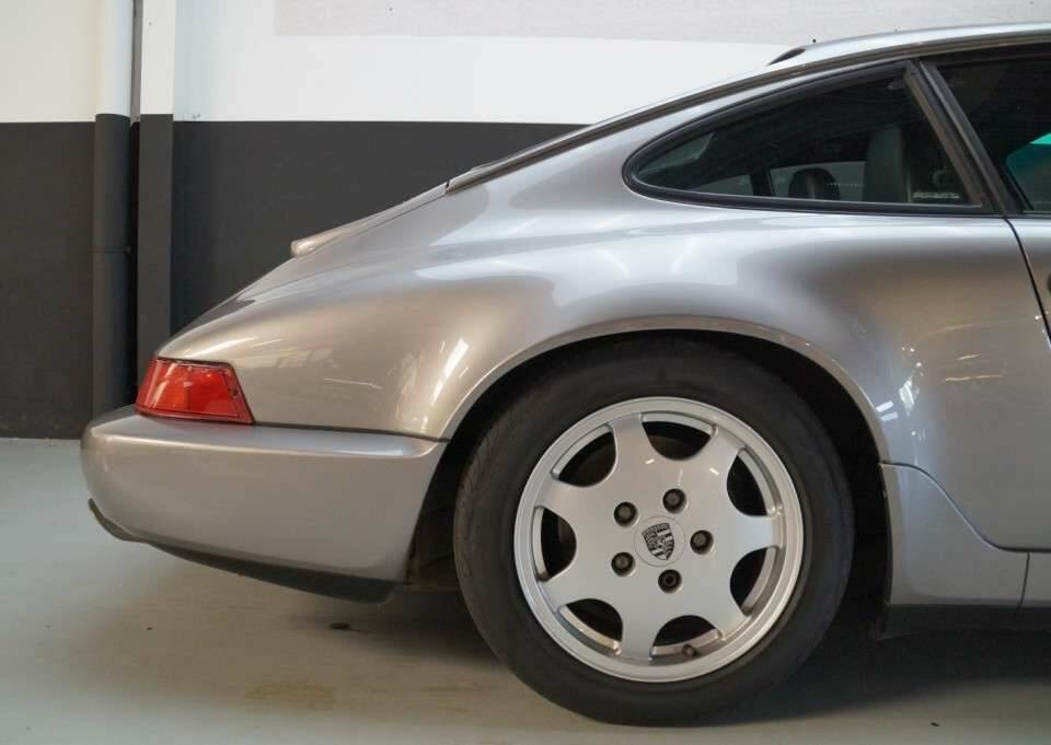 Image 32/50 of Porsche 911 Carrera 4 (1989)