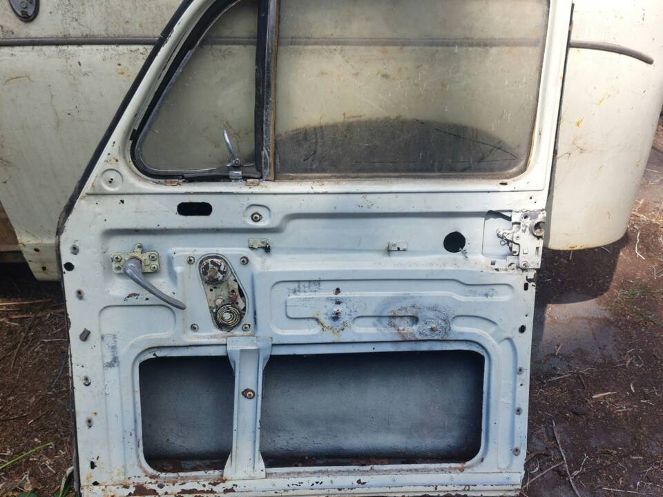 Image 28/31 of Mercedes-Benz 220 S (1958)
