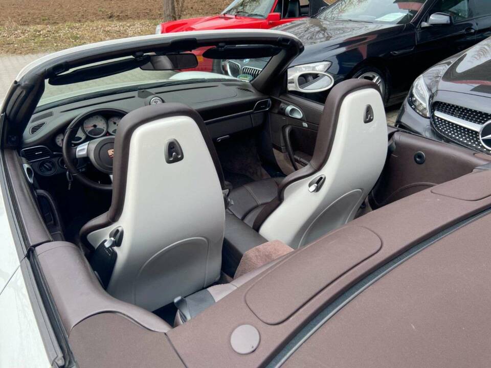 Bild 18/20 von Porsche 911 Carrera S (2006)