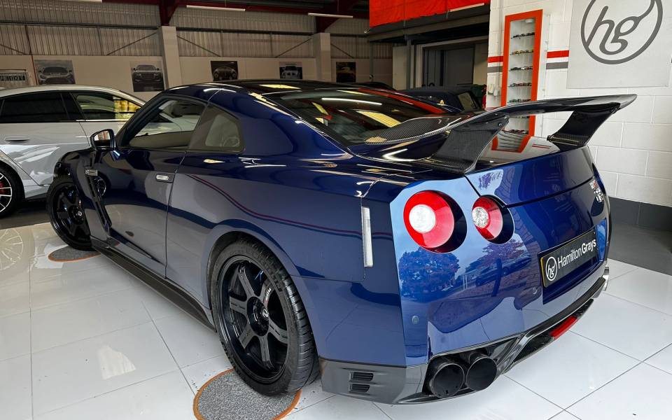 Image 9/45 of Nissan GT-R (2011)