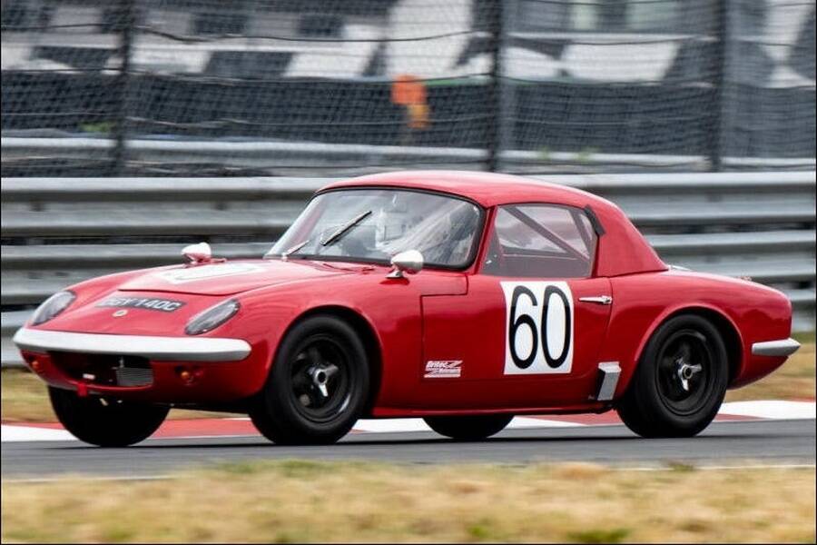 Image 4/45 of Lotus Elan (1965)