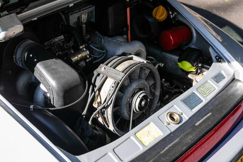 Bild 27/42 von Porsche 911 Carrera 3.2 (1989)