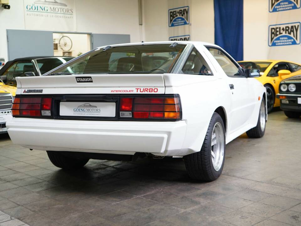 Image 18/55 of Mitsubishi Starion (1989)