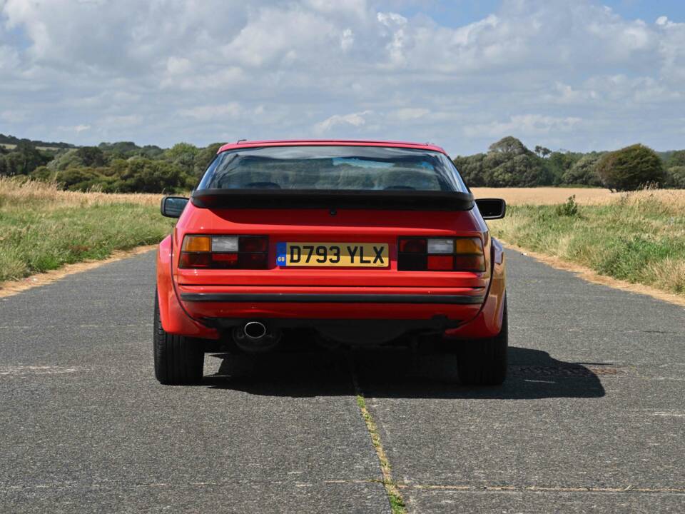 Image 21/50 of Porsche 924 Carrera GT (1986)