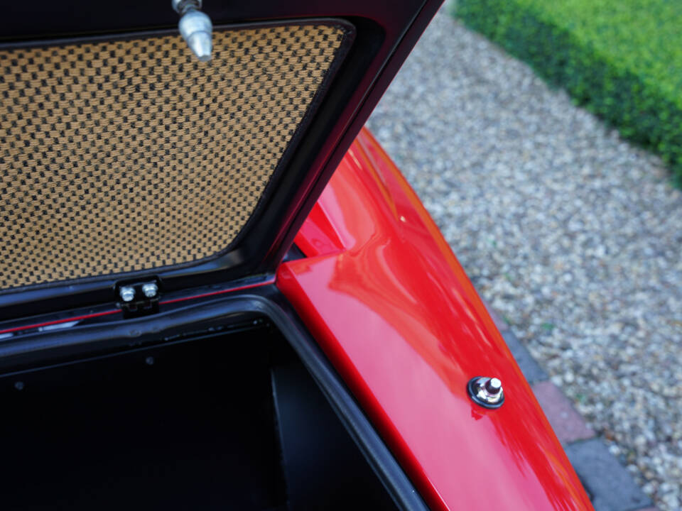 Image 43/50 of Ferrari Dino 308 GT4 (1976)
