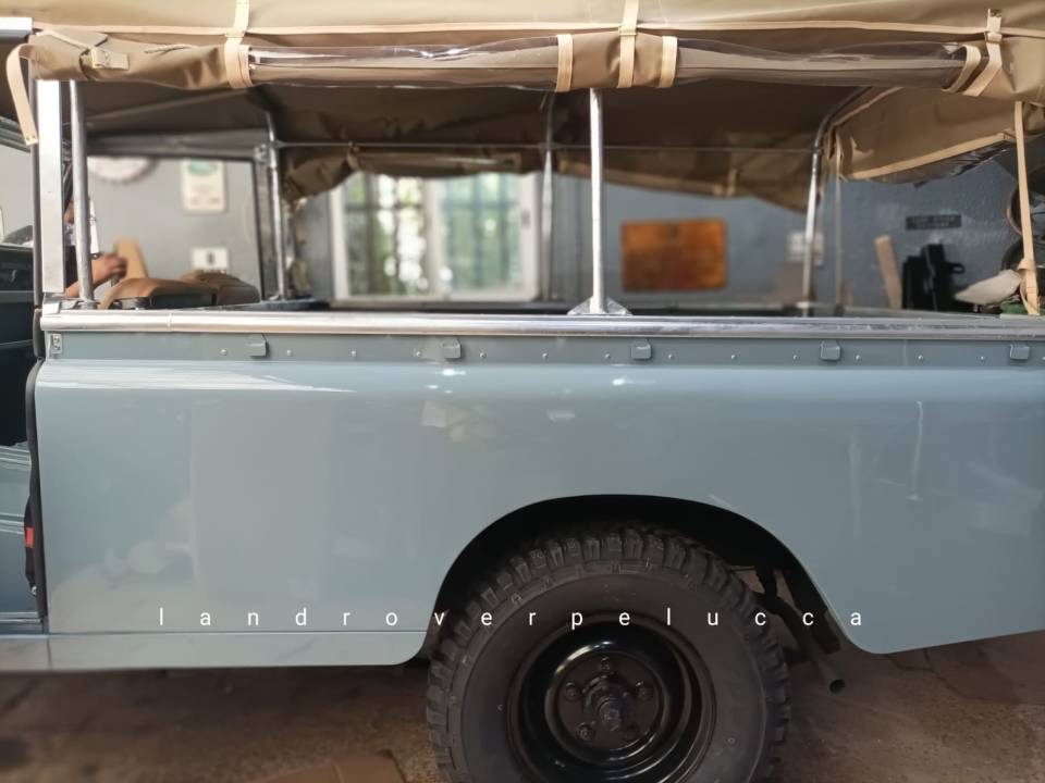 Bild 11/37 von Land Rover 109 (1978)