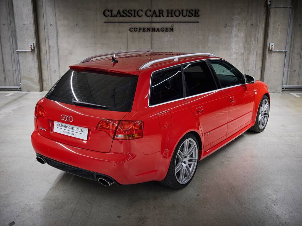 Image 19/95 of Audi RS4 Avant (2006)