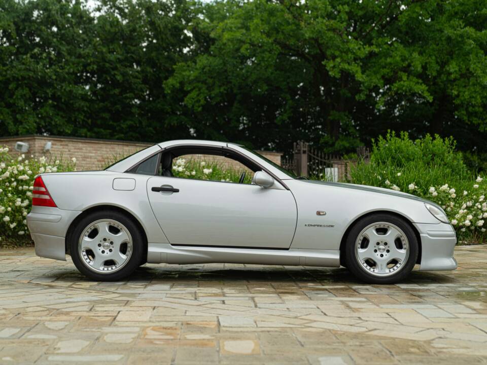 Obraz 9/50 pojazdu Mercedes-Benz SLK 230 Kompressor (1997)