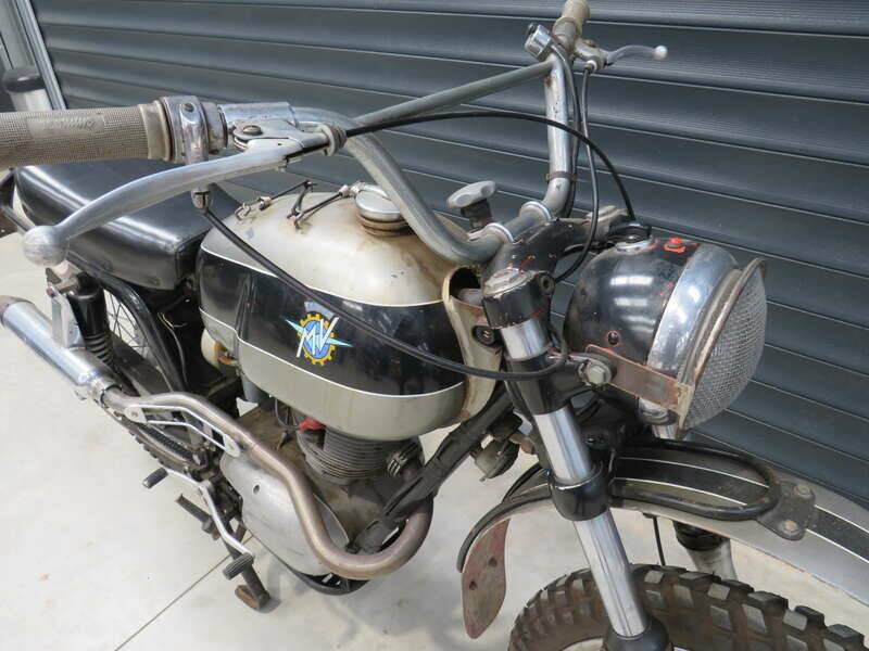 Image 5/40 of MV Agusta DUMMY (1968)