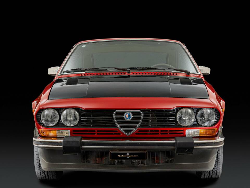 Bild 2/25 von Alfa Romeo Alfetta GTV 2.0 Turbodelta (1980)