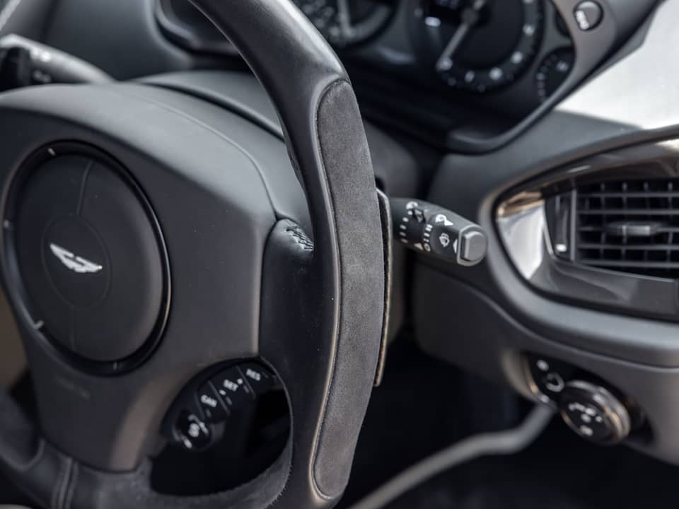 Image 33/57 of Aston Martin Vanquish S (2018)
