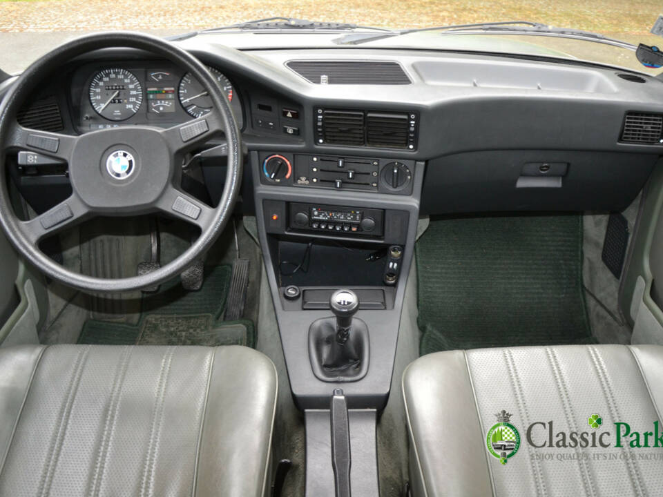 Image 24/50 of BMW 525i (1983)