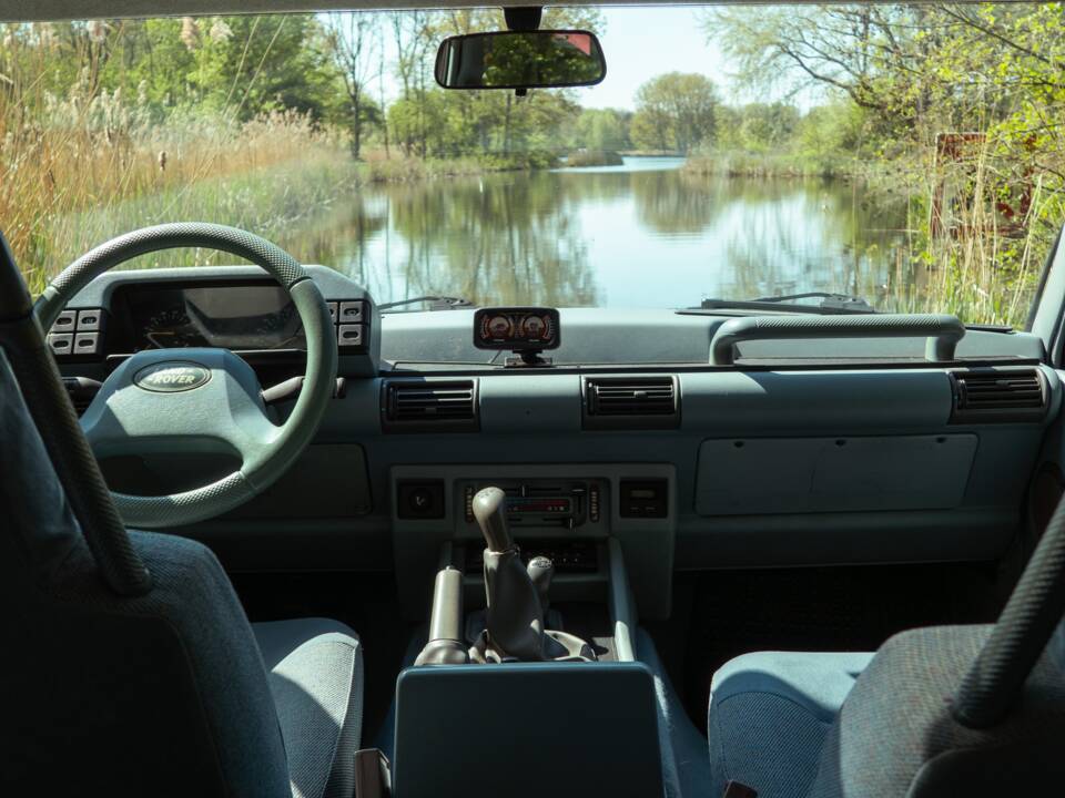 Image 14/18 of Land Rover Discovery (1990)