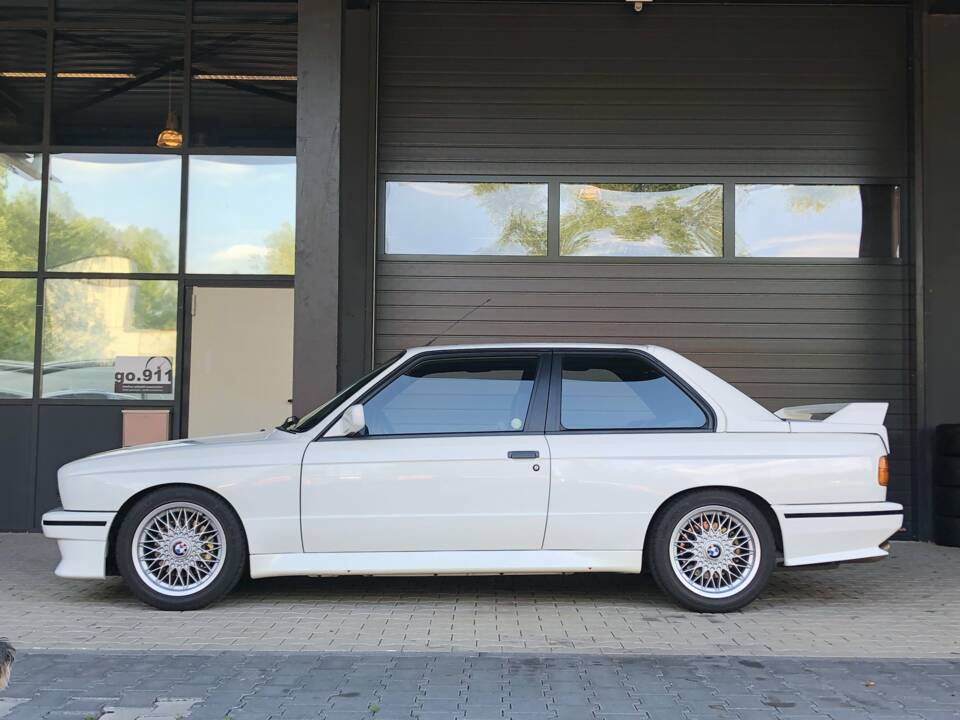 Image 4/27 of BMW M3 (1987)