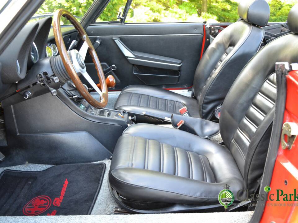 Imagen 12/50 de Alfa Romeo 2000 Spider Veloce (1981)