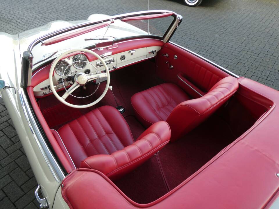 Image 16/27 of Mercedes-Benz 190 SL (1961)