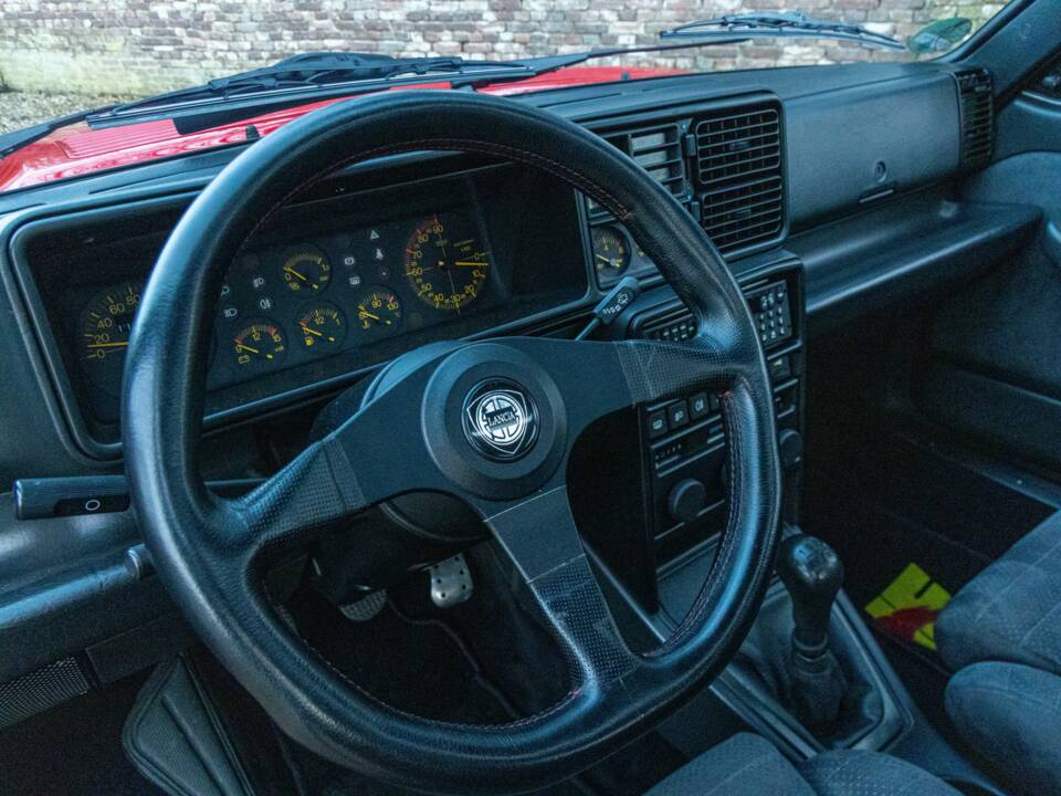 Imagen 35/50 de Lancia Delta HF Integrale Evoluzione I (1991)