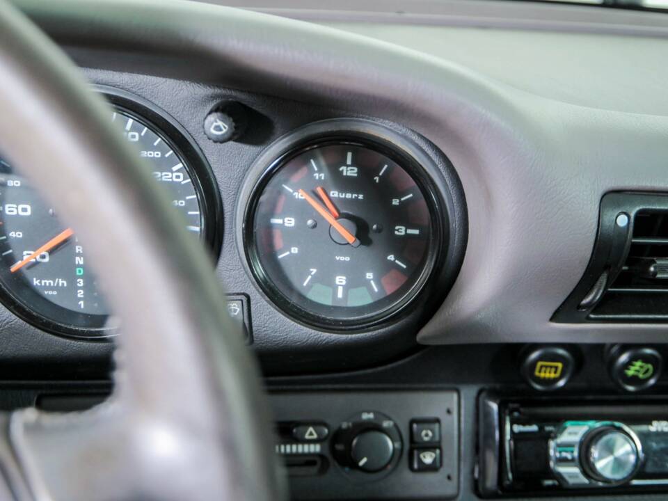 Bild 23/50 von Porsche 911 Carrera 2 (1991)