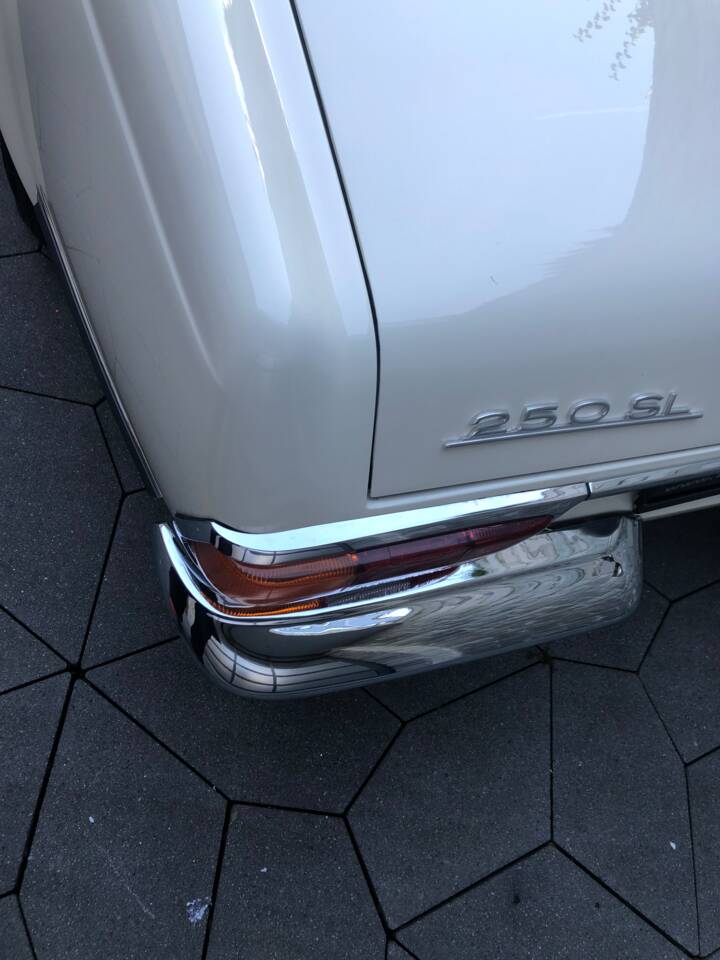 Image 29/43 of Mercedes-Benz 230 SL (1967)