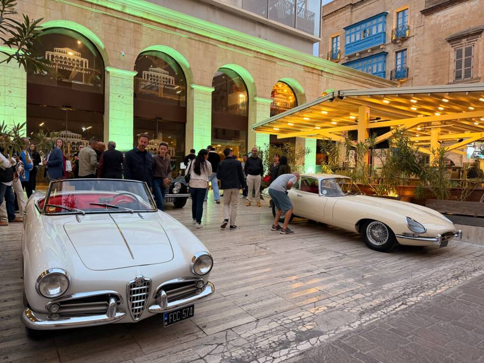 Image 11/72 of Alfa Romeo Giulietta Spider (1957)