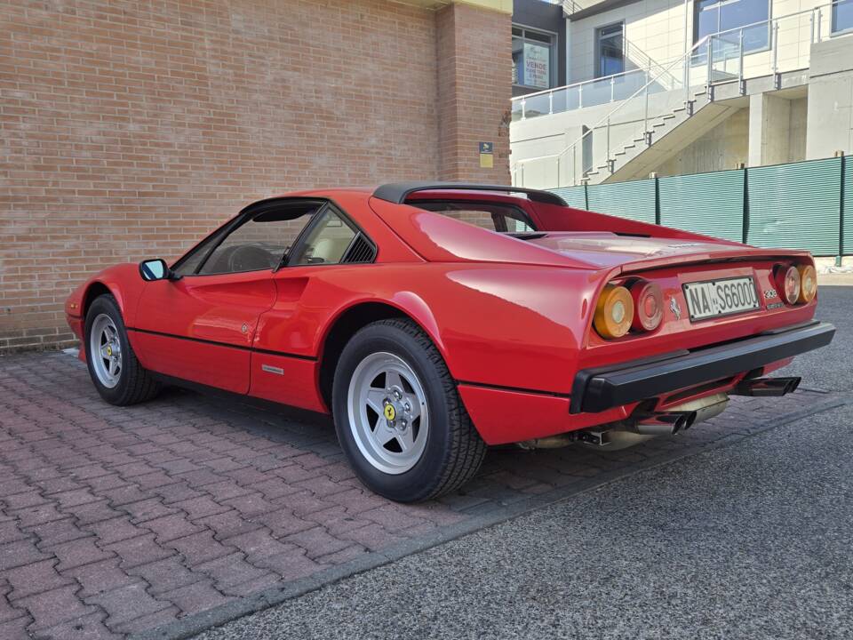 Image 24/95 of Ferrari 308 GTBi Quattrovalvole (1984)