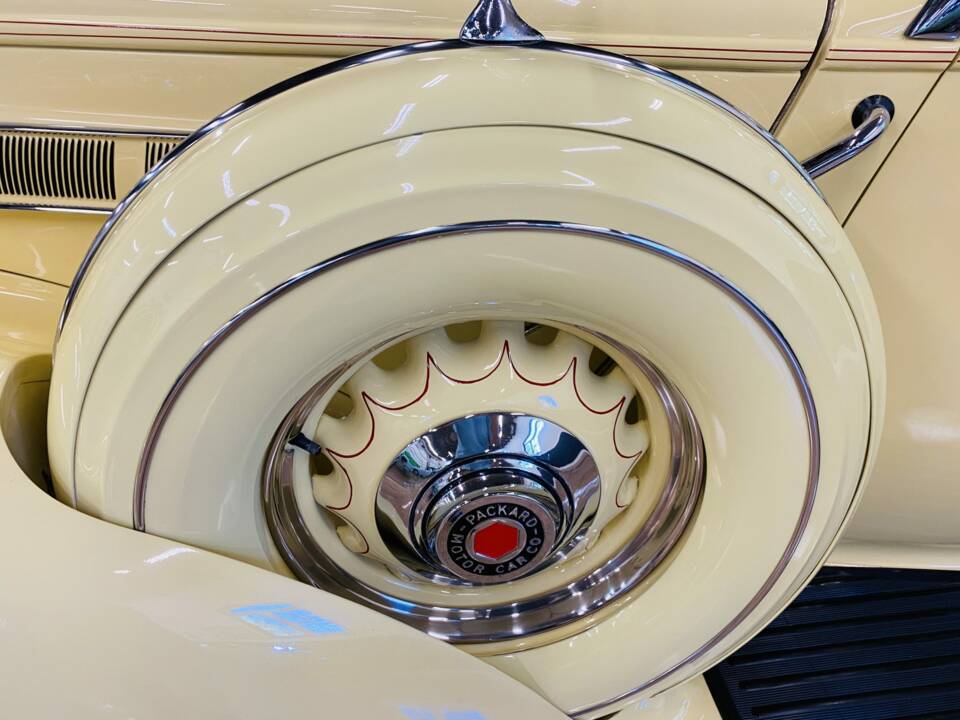Image 12/75 of Packard One-Twenty (1936)