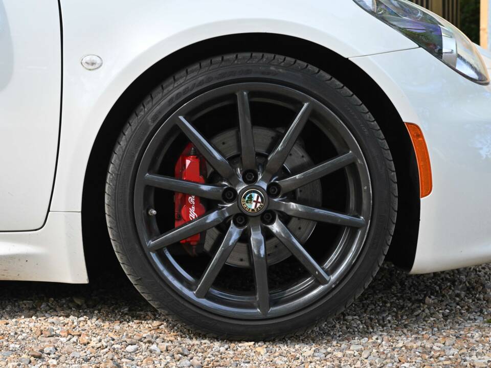 Image 22/50 of Alfa Romeo 4C Spider (2017)