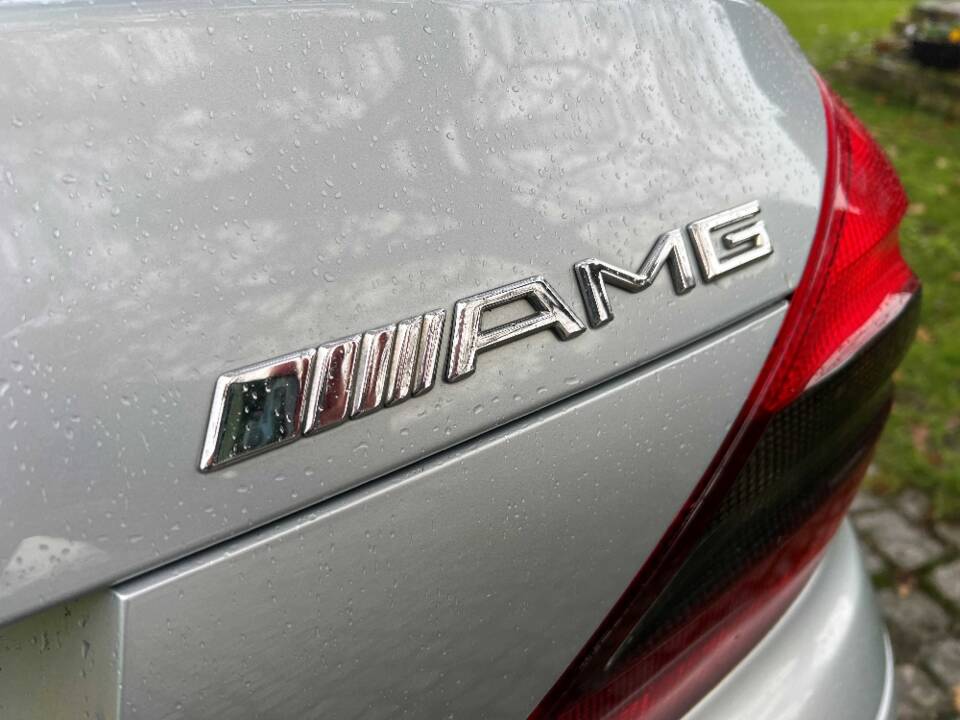 Imagen 27/30 de Mercedes-Benz SL 55 AMG (2003)