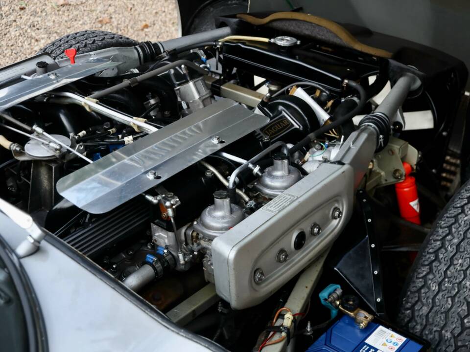Afbeelding 17/50 van Jaguar E-Type V12 (1973)