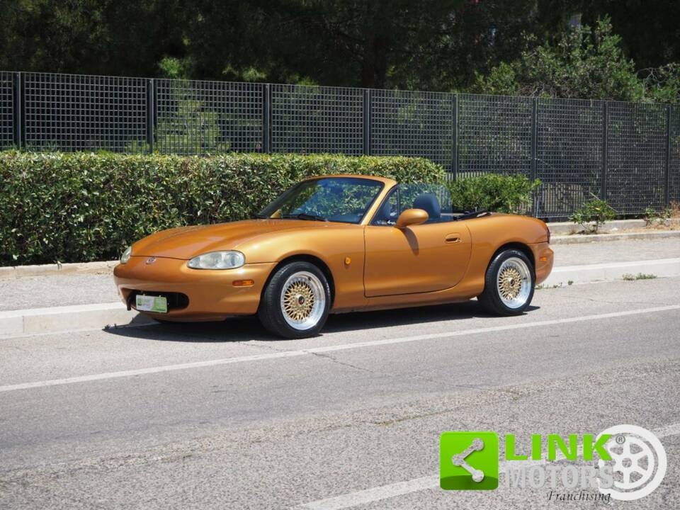 Afbeelding 1/10 van Mazda MX-5 1.6 (2000)