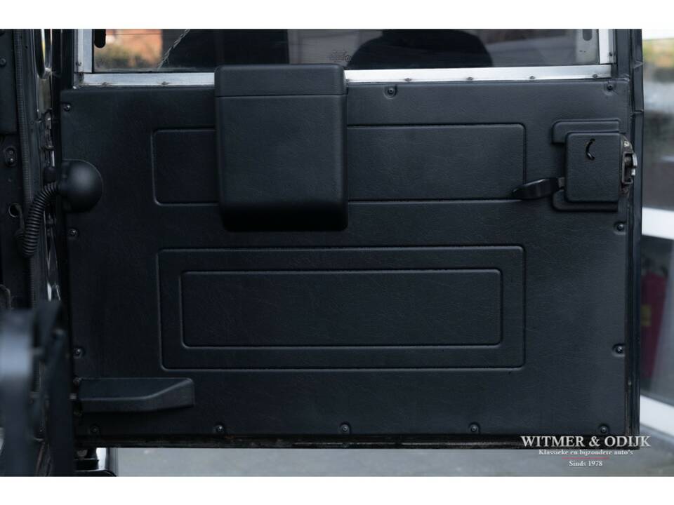 Bild 17/23 von Land Rover Defender 90 (1996)
