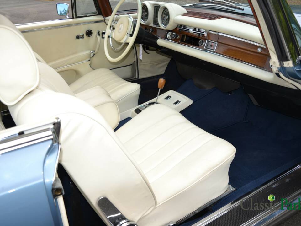 Bild 19/50 von Mercedes-Benz 280 SE 3,5 (1971)